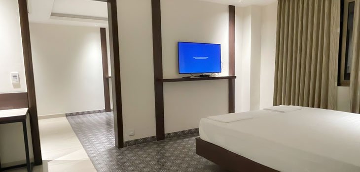SUITE ROOM